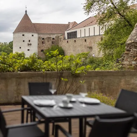 아파트 Design In Der Altstadt Mit Terrasse Und Fantastischem Ausblick 바우트젠