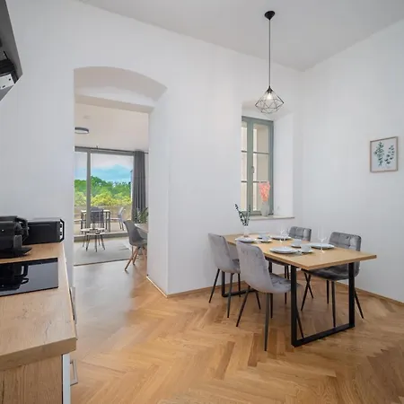 Design In Der Altstadt Mit Terrasse Und Fantastischem Ausblick * 바우트젠