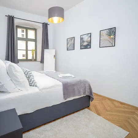 Design In Der Altstadt Mit Terrasse Und Fantastischem Ausblick * 바우트젠