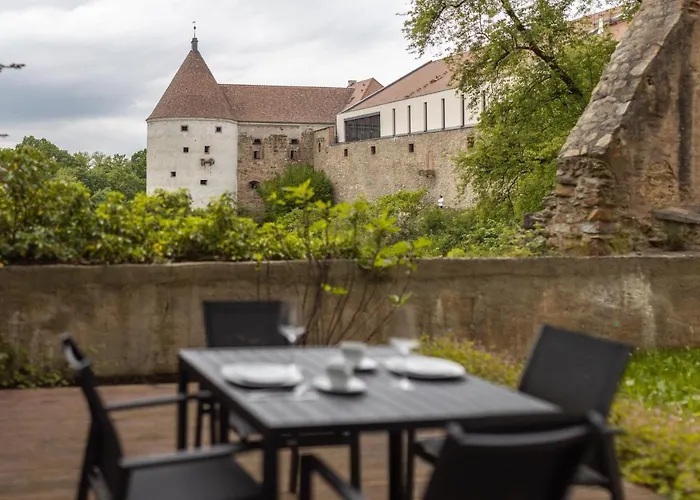 아파트 Design In Der Altstadt Mit Terrasse Und Fantastischem Ausblick 바우트젠