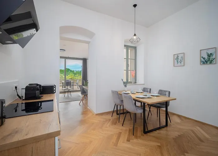 Design In Der Altstadt Mit Terrasse Und Fantastischem Ausblick * 바우트젠